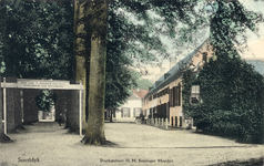14086 Gezicht in een laan met rijen bomen langs de Amsterdamsestraatweg te Soestdijk (gemeente Baarn) uit het ...